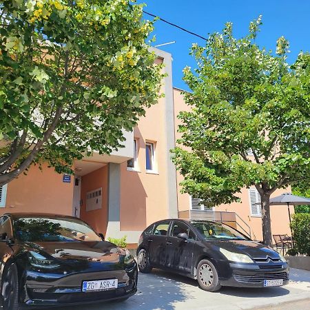 Apartment Gamma With Hydromassage Mini Pool Near Split Žrnovnica المظهر الخارجي الصورة