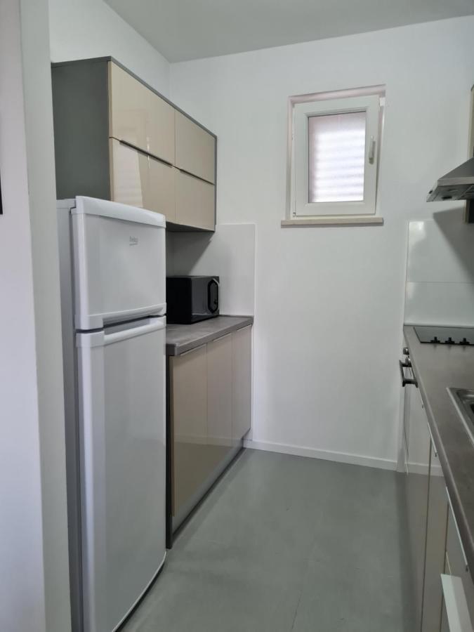 Apartment Gamma With Hydromassage Mini Pool Near Split Žrnovnica المظهر الخارجي الصورة