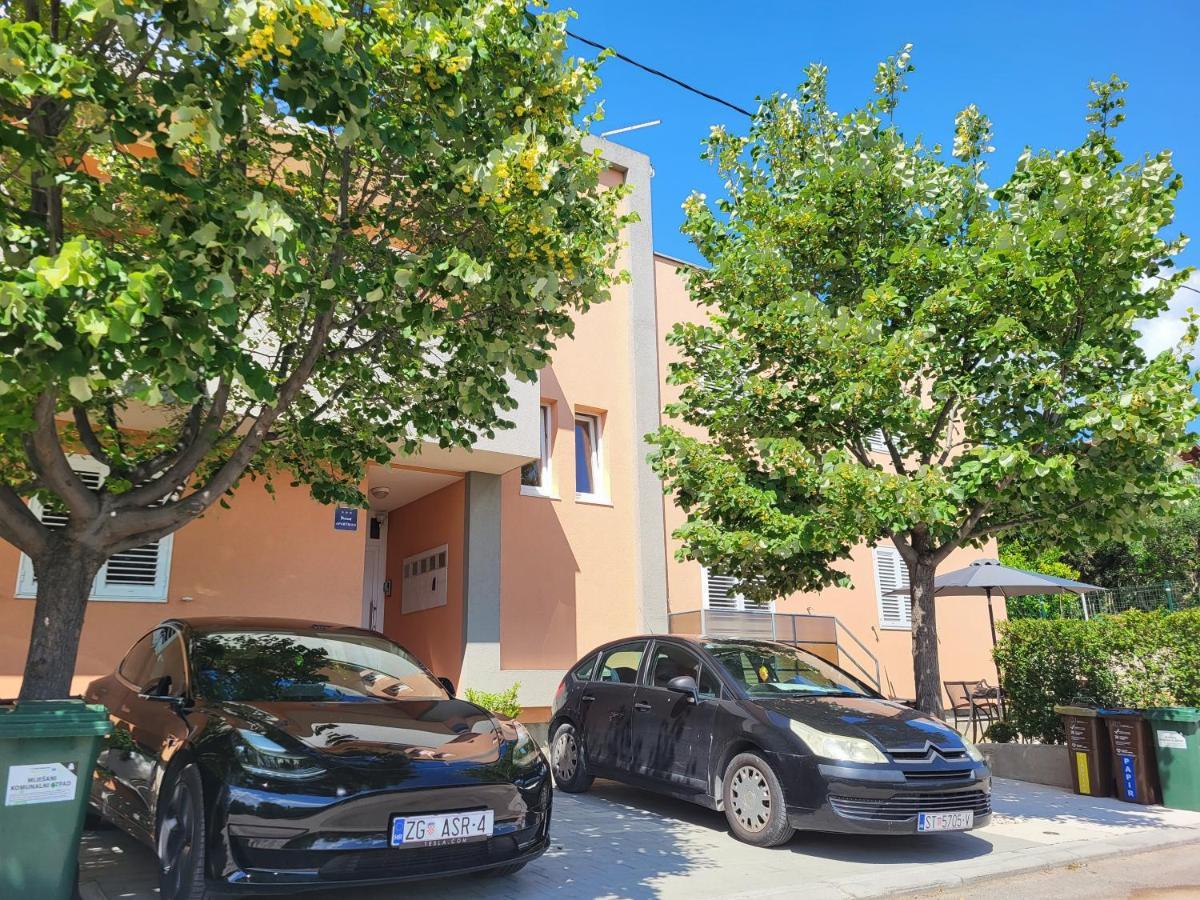 Apartment Gamma With Hydromassage Mini Pool Near Split Žrnovnica المظهر الخارجي الصورة