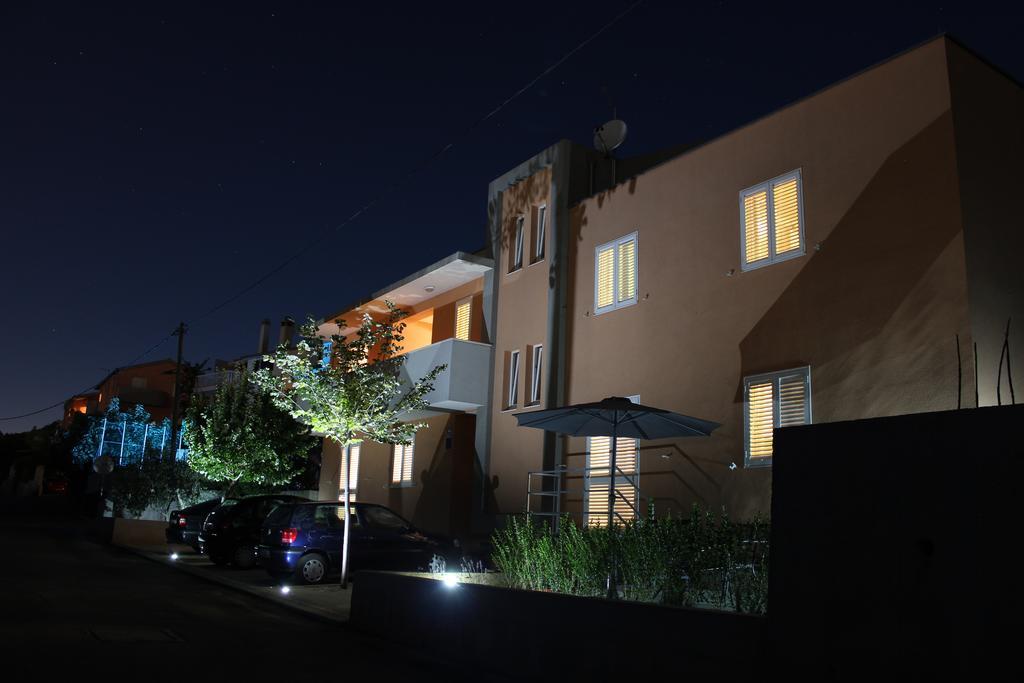 Apartment Gamma With Hydromassage Mini Pool Near Split Žrnovnica المظهر الخارجي الصورة